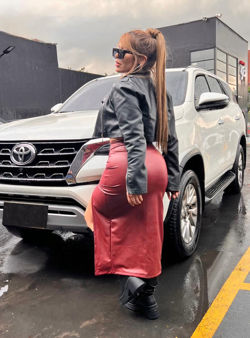 FALDA LARGA CUERINA