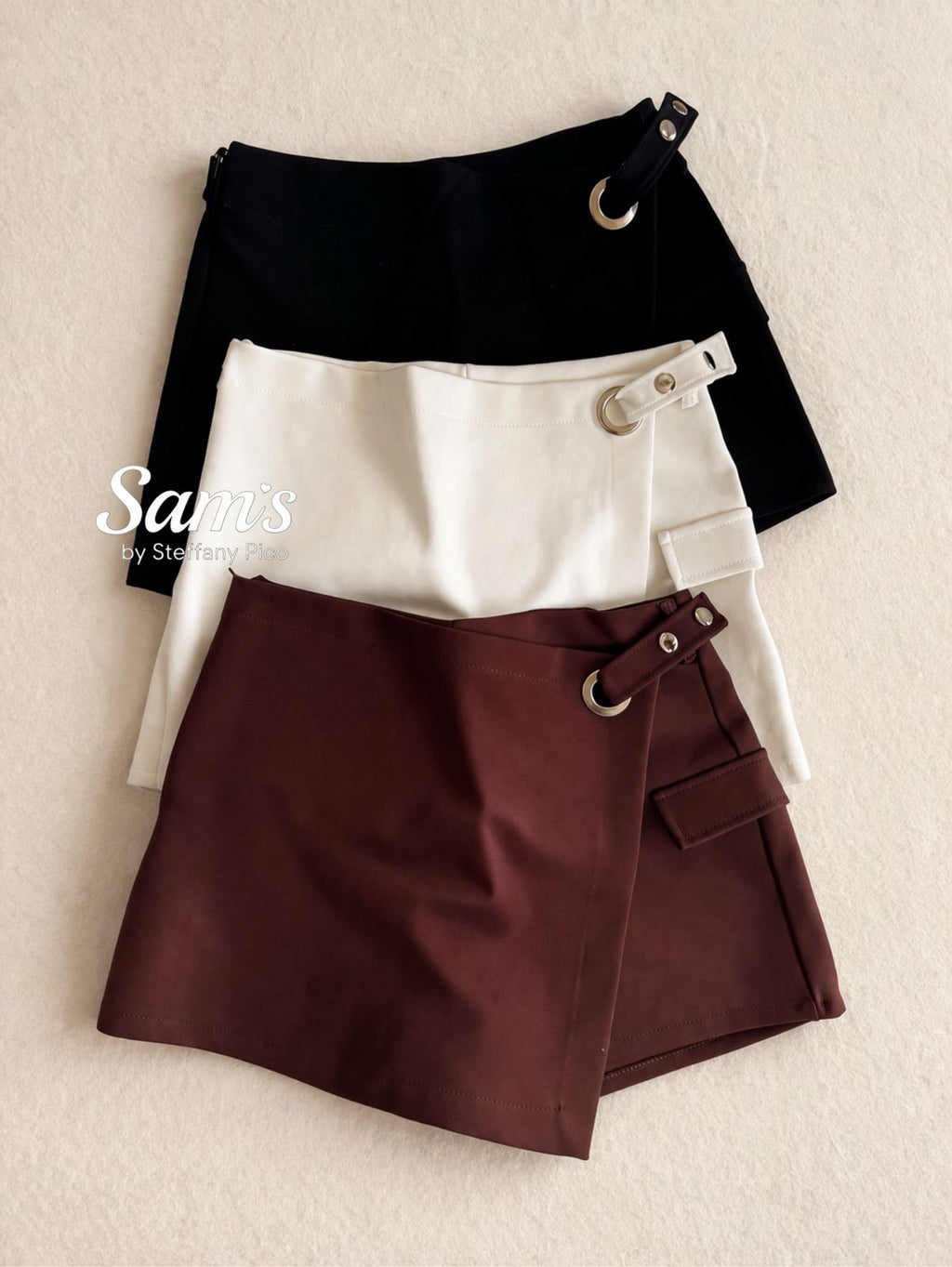 Falda Short Tipo Sastre con Herraje